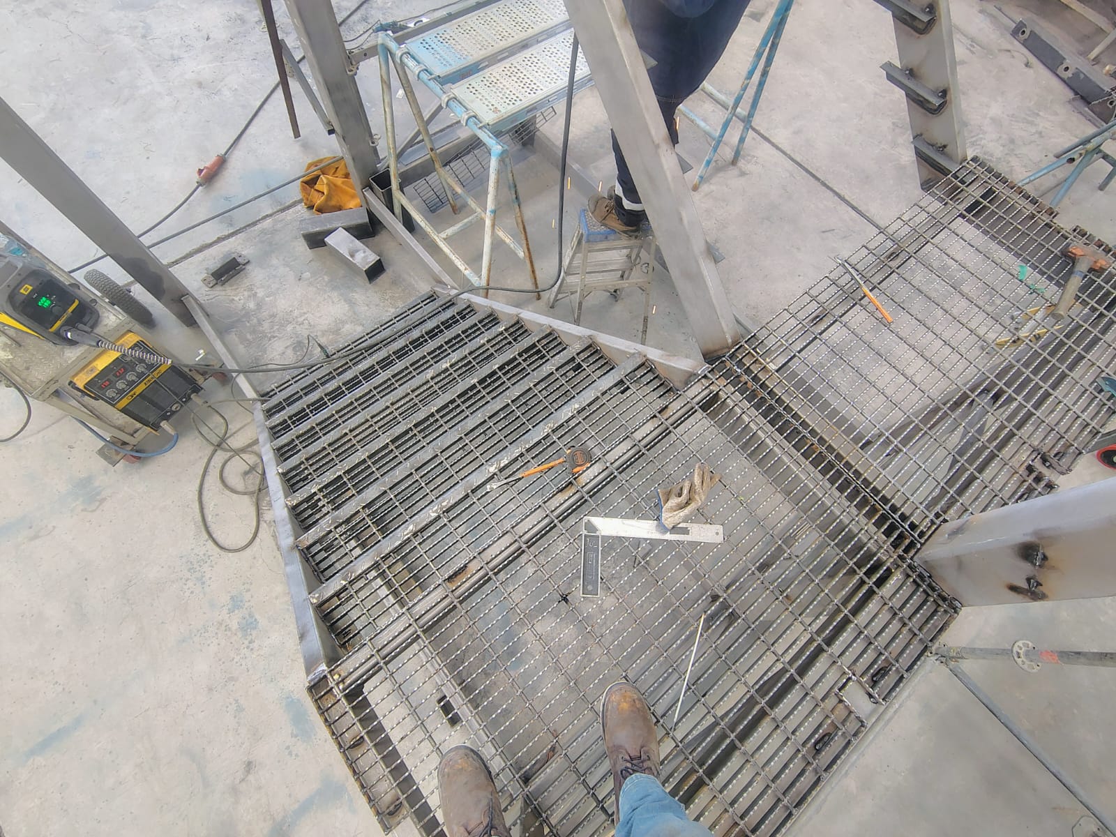 Proyecto de fabricacion y montaje de estructuras